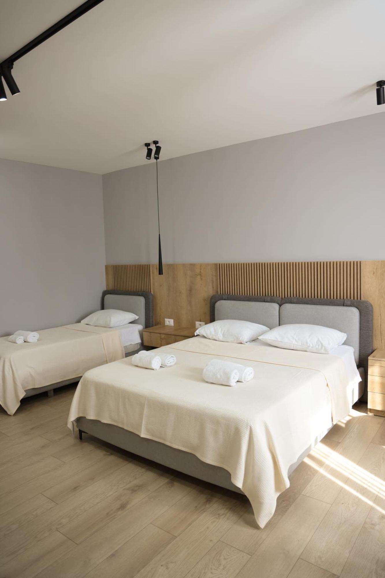 Sol Hotel Shkoder Exterior photo