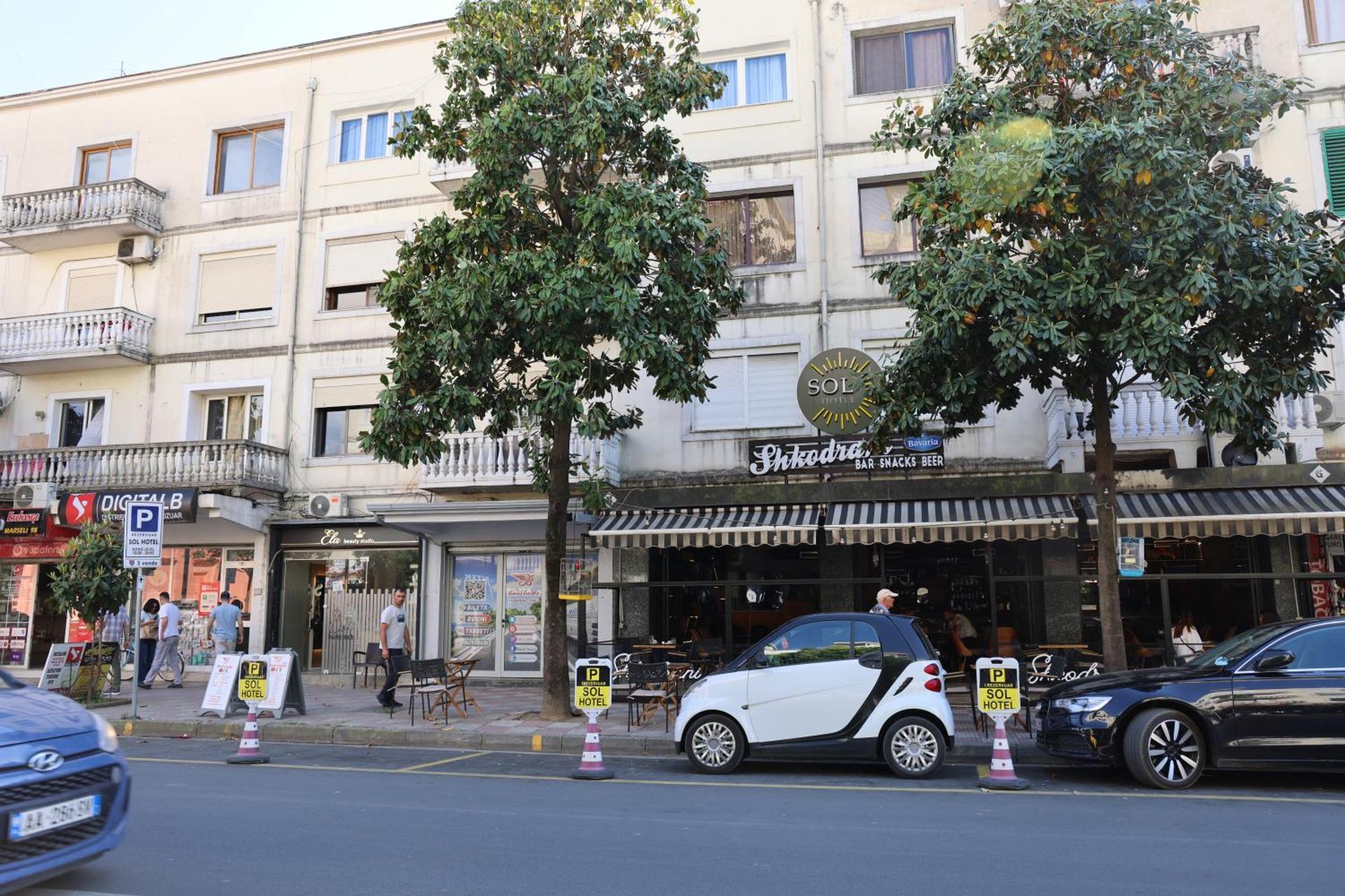 Sol Hotel Shkoder Exterior photo