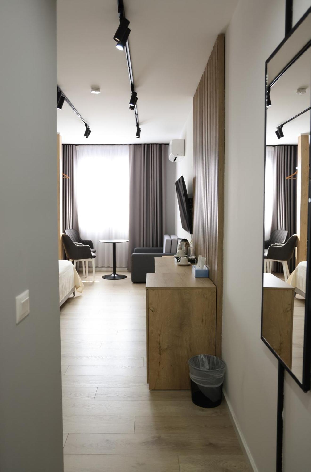Sol Hotel Shkoder Exterior photo