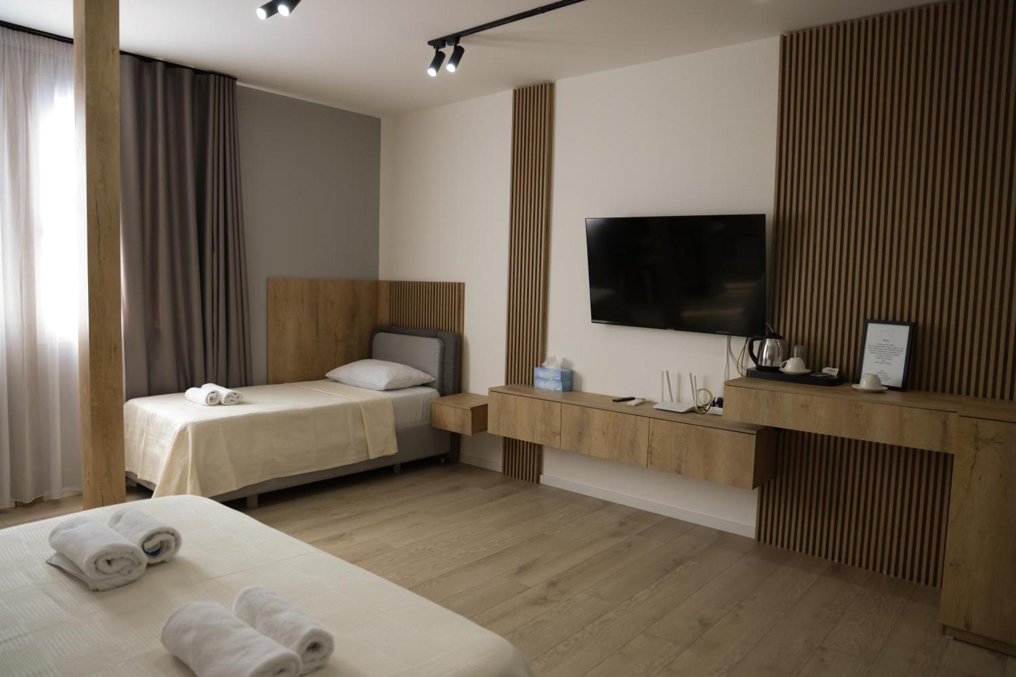 Sol Hotel Shkoder Exterior photo